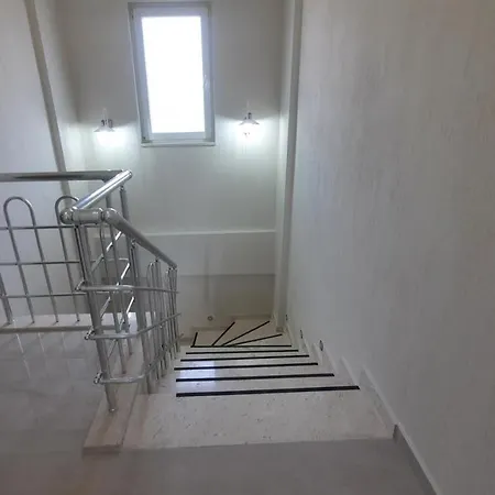 Ema Villa *