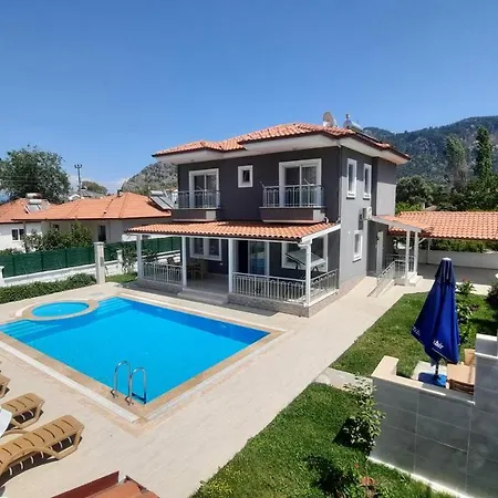 Ema Villa *